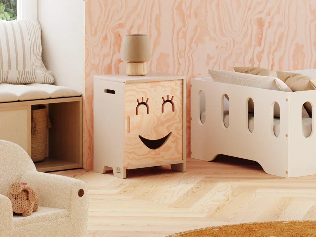 Armoire pour enfants en bois avec un visage souriant aux yeux fermés s’ouvrant vers la gauche en couleur cachemire