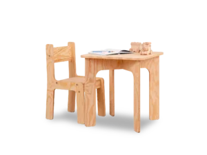 Ensemble pour enfants en bois composé d’une table et d’une chaise fabriqués en contreplaqué de pin
