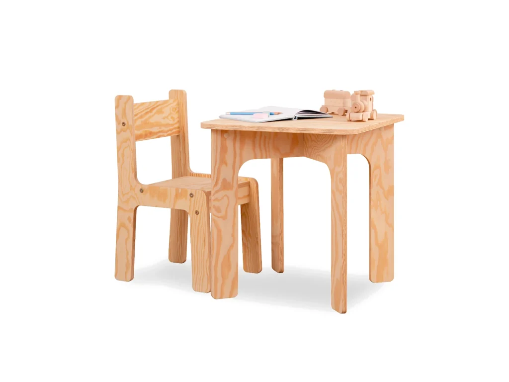 Ensemble pour enfants en bois composé d’une table et d’une chaise fabriqués en contreplaqué de pin