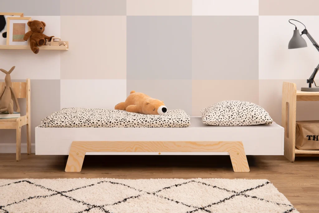 Lit pour enfant en bois fabriqué en contreplaqué de pin sans barrières couleur blanc