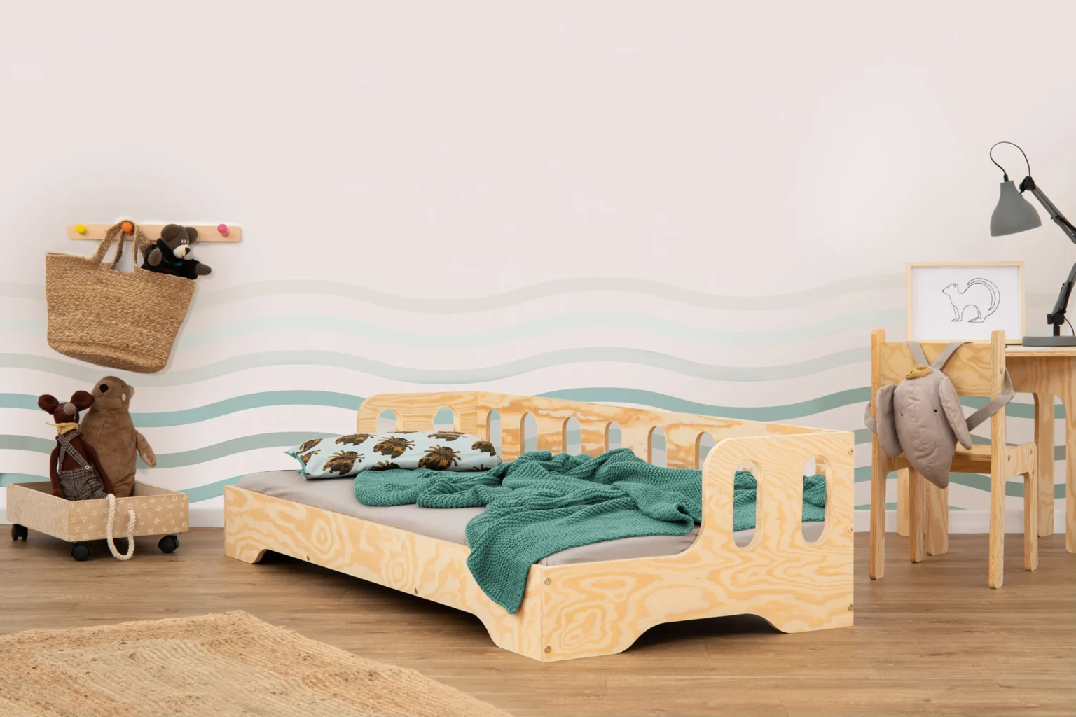 Lit simple en bois pour enfant TILA 1S avec barrière de sécurité et sommier cadre canapé Montessori