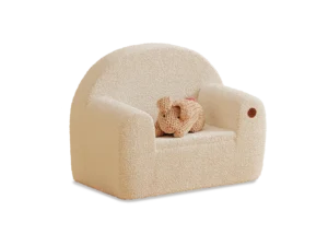 Fauteuil enfant en mousse recouvert d'un tissu agréable de couleur écru