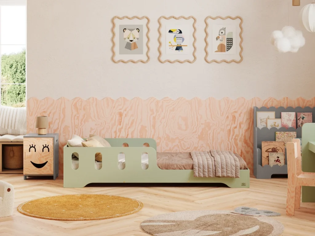 Lit en bois fabriqué en contreplaqué de pin couleur vert avec une barrière à ouvertures