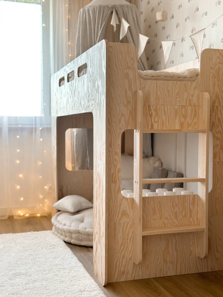 Lit mezzanine en bois fabriqué en contreplaqué de pin couleur bois naturel