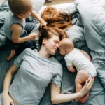 Mon enfant bouge beaucoup la nuit Normal ou inquiétant On fait le point !